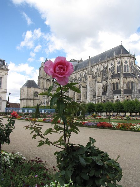 kathedraal_Saint-Etienne de Bourges.jpg - Het bekendste gebouw van Bourges. De kathedraal Siant-Étienne de Bourges.
